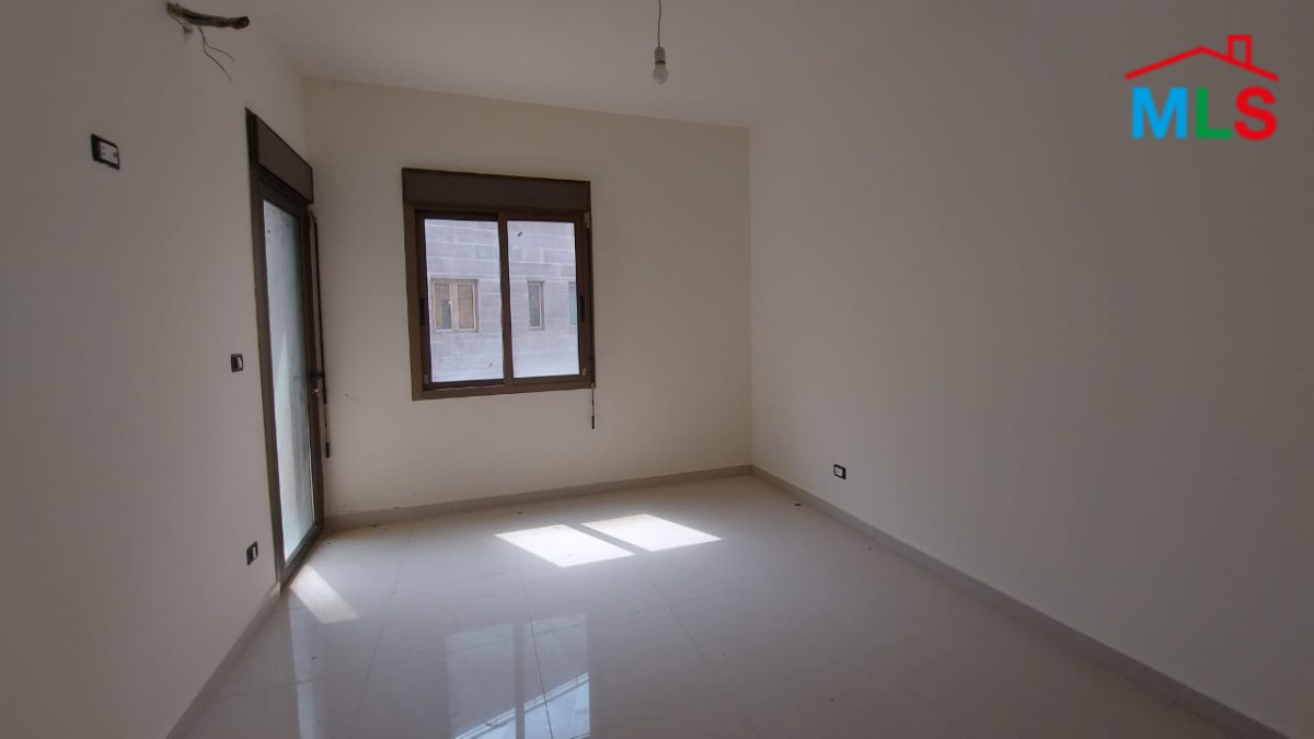 Spacious Apartment for Sale In Halat With A Beautiful View