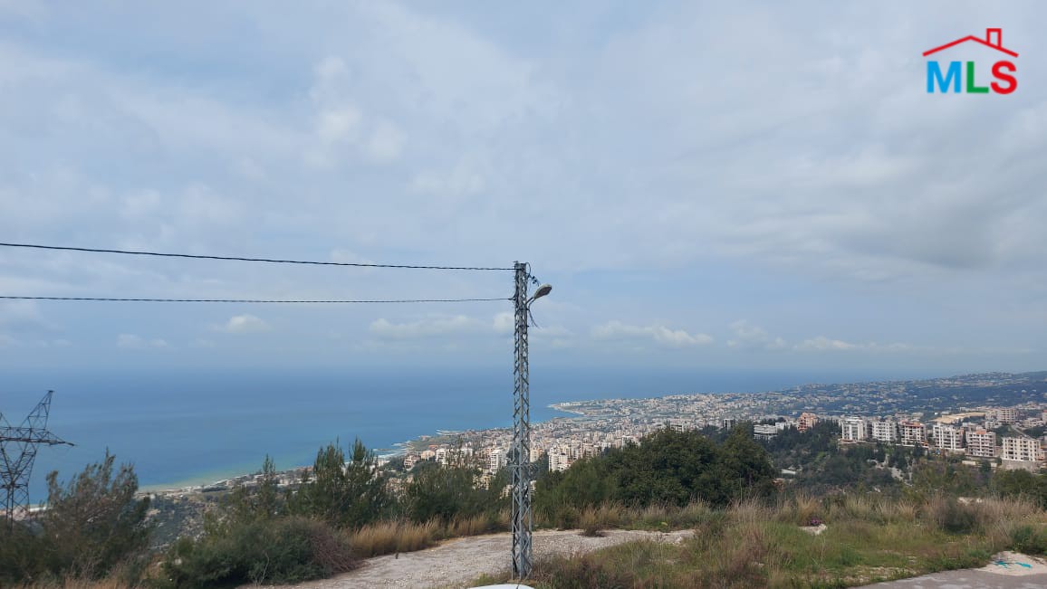 Spacious Apartment for Sale In Halat With A Beautiful View