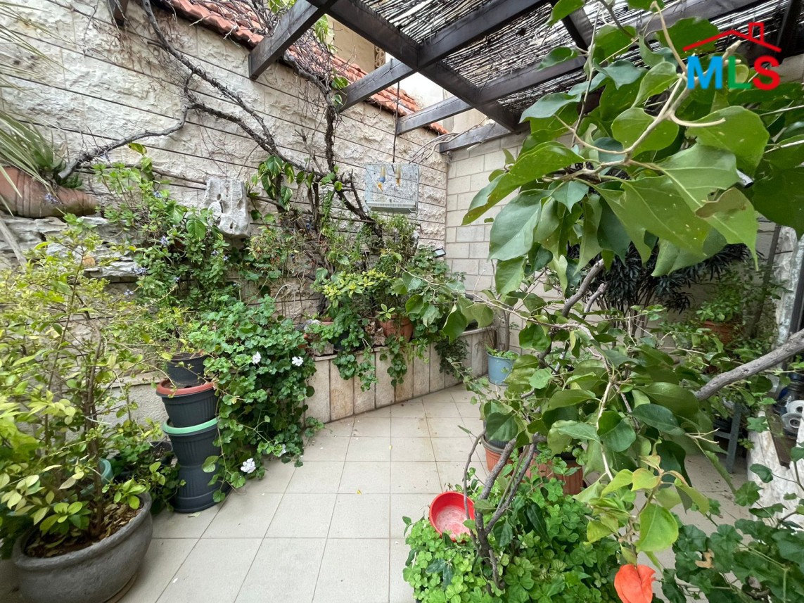 Semi-Furnished And Fully Decorated high-Ceiling Duplex for Sale In Mansourieh