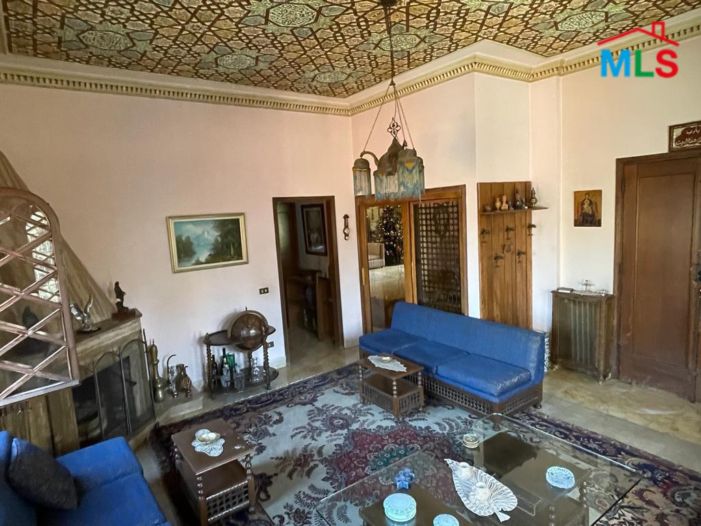 A Traditional Old House With Garden for Sale In Mansourieh