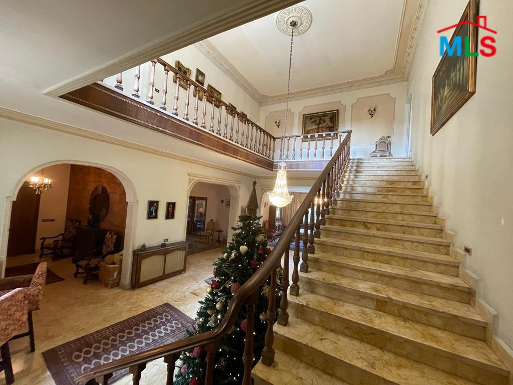 A Traditional Old House With Garden for Sale In Mansourieh