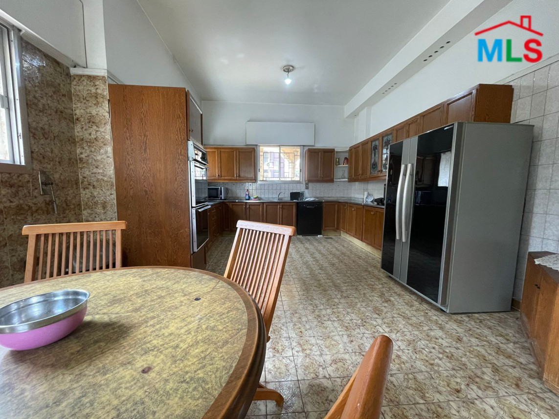 A Traditional Old House With Garden for Sale In Mansourieh