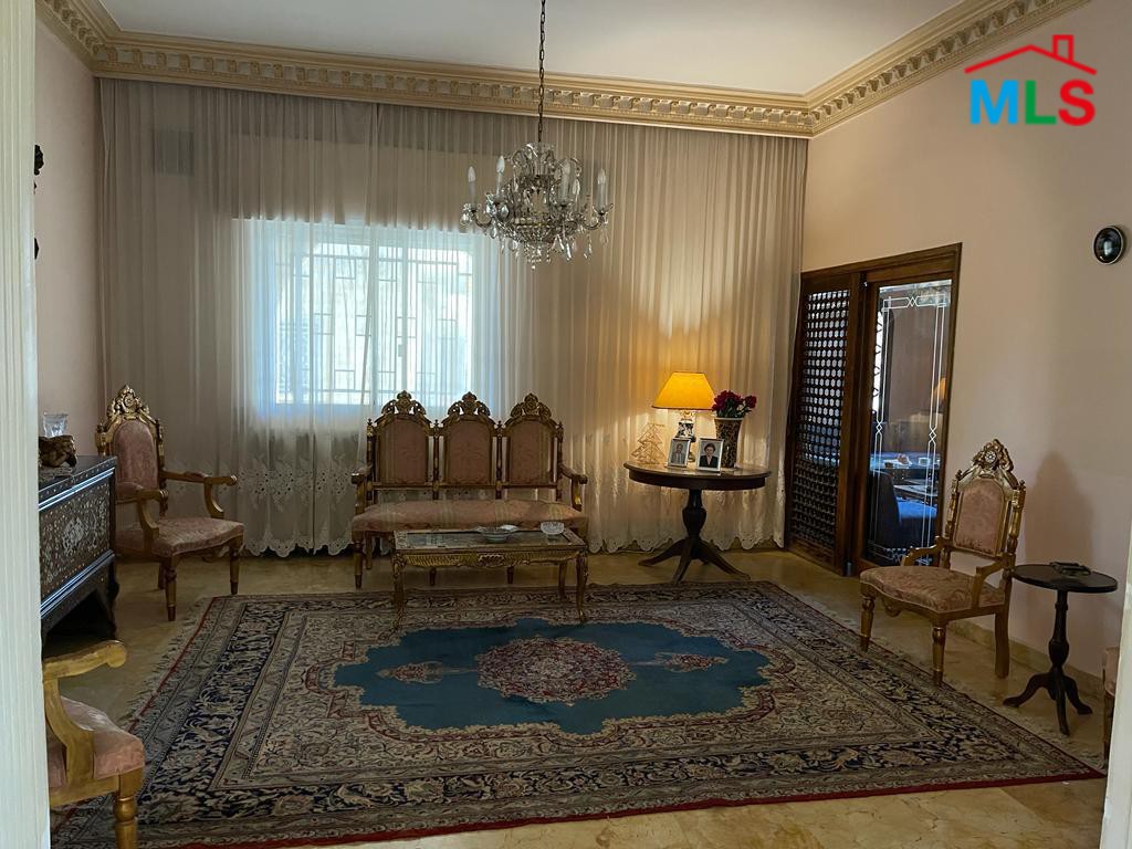 A Traditional Old House With Garden for Sale In Mansourieh
