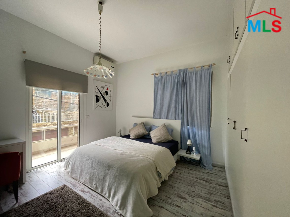 A Traditional Old House With Garden for Sale In Mansourieh