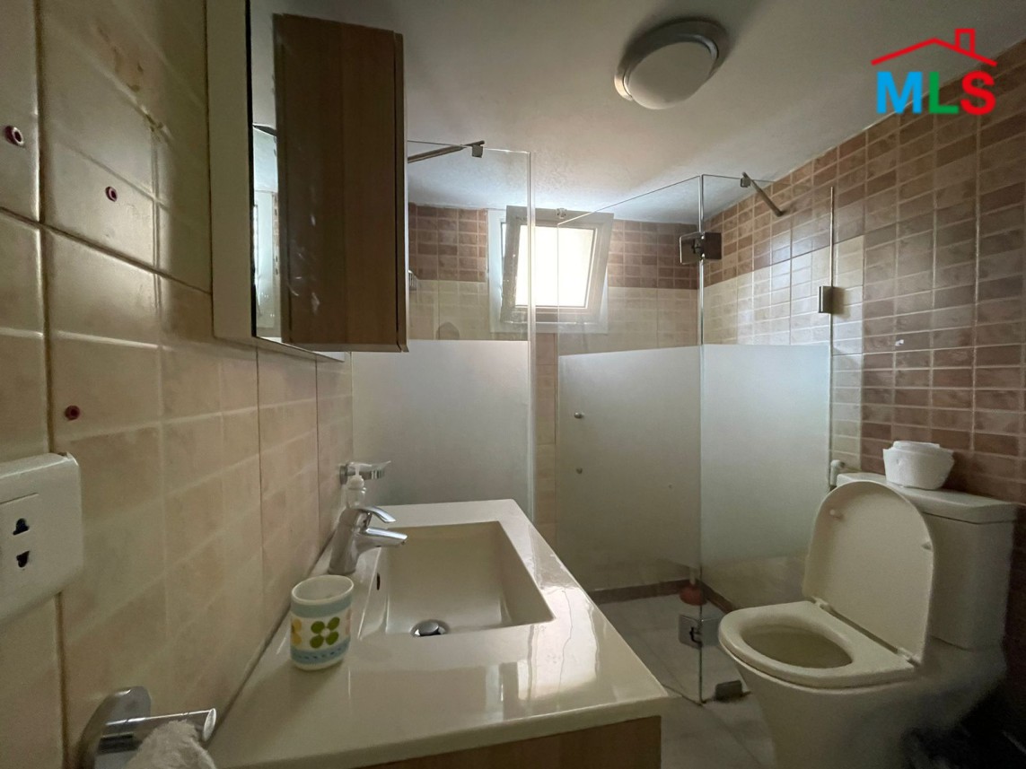 A Traditional Old House With Garden for Sale In Mansourieh