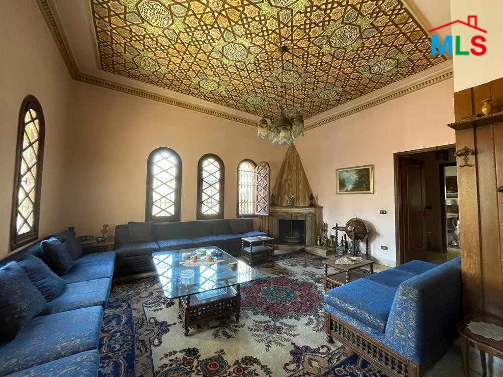 A Traditional Old House With Garden for Sale In Mansourieh
