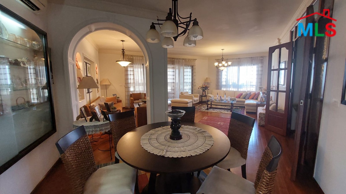 3-Bedroom Apartment for Sale In Hamra, Ras Beirut
