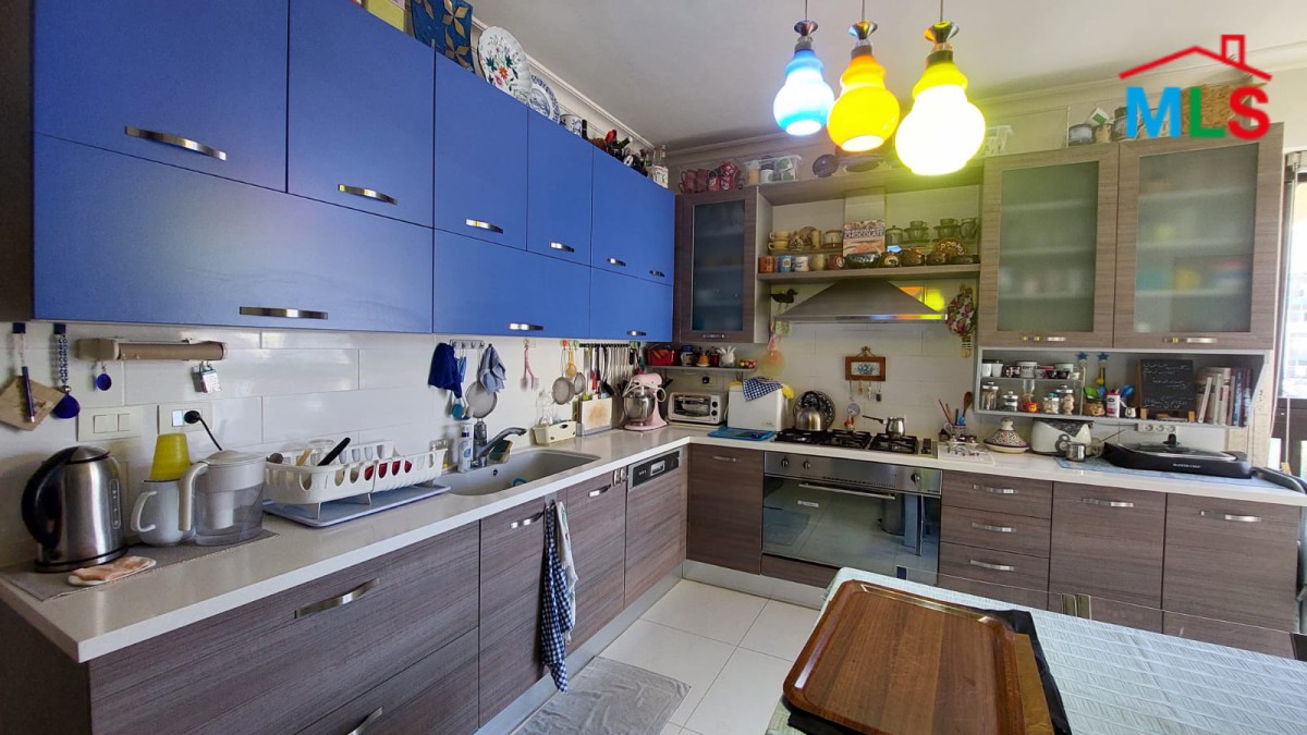 3-Bedroom Apartment for Sale In Hamra, Ras Beirut