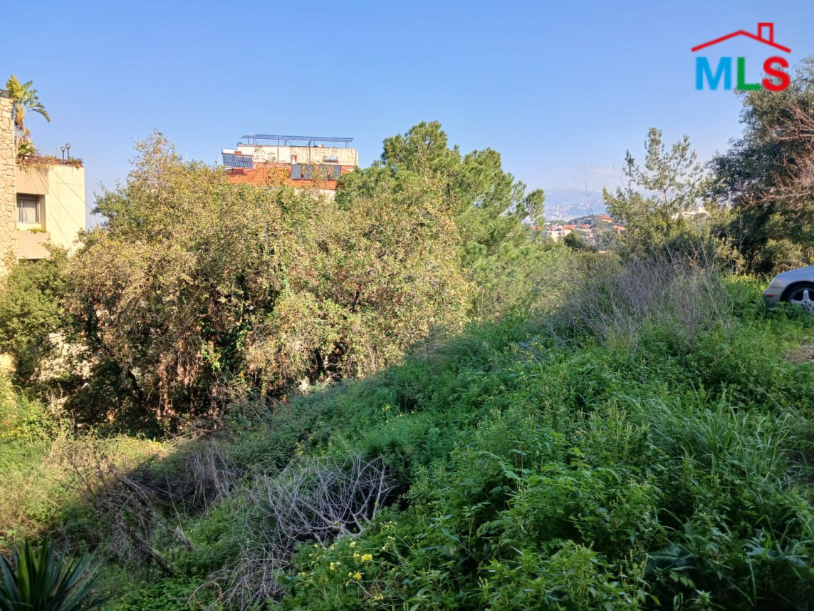 995 SQM Land for Sale in Mtayleb