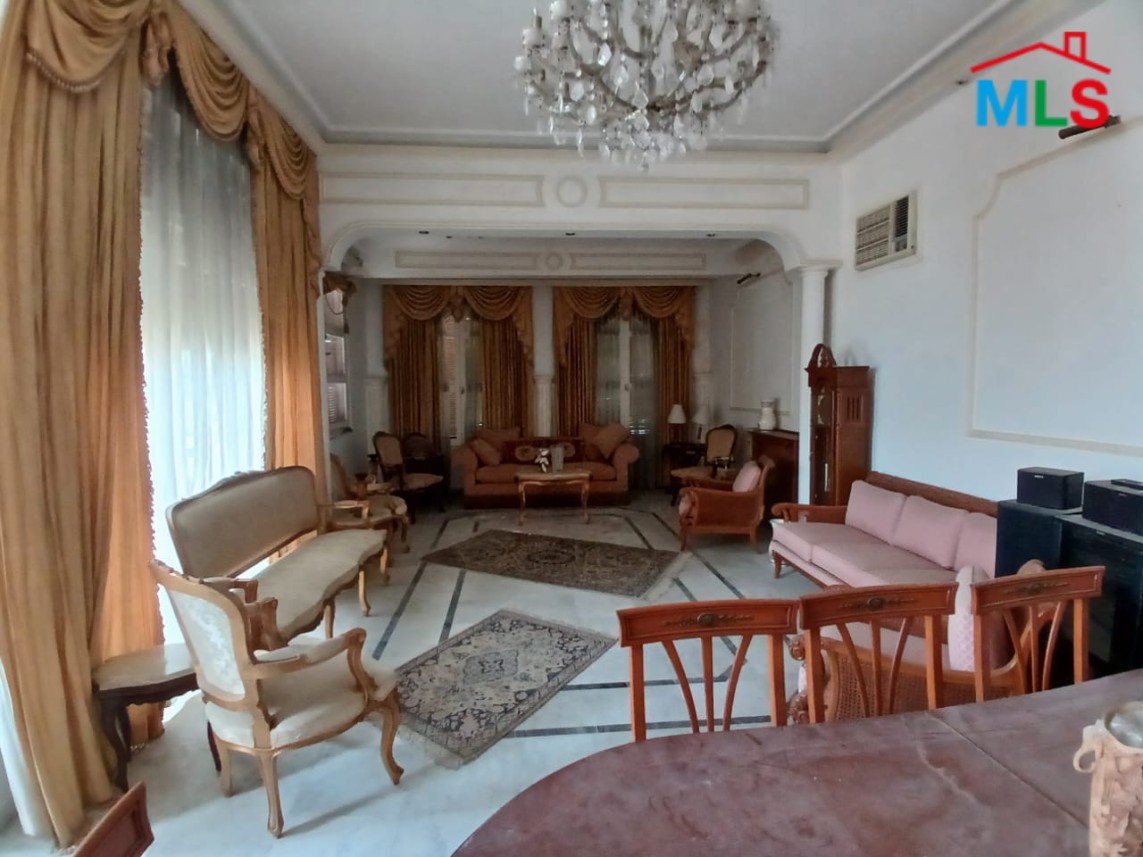 Spacious Traditional Villa On Land For Sale In Rabweh