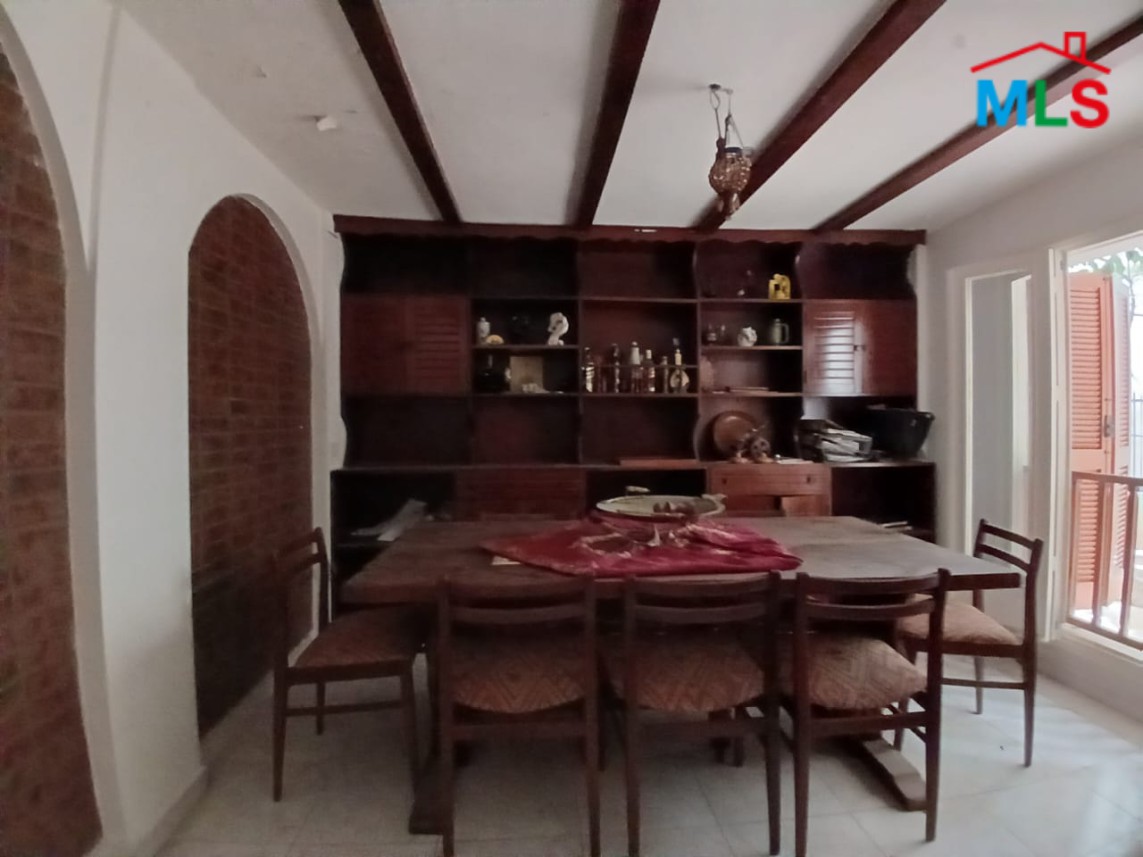 Spacious Traditional Villa On Land For Sale In Rabweh