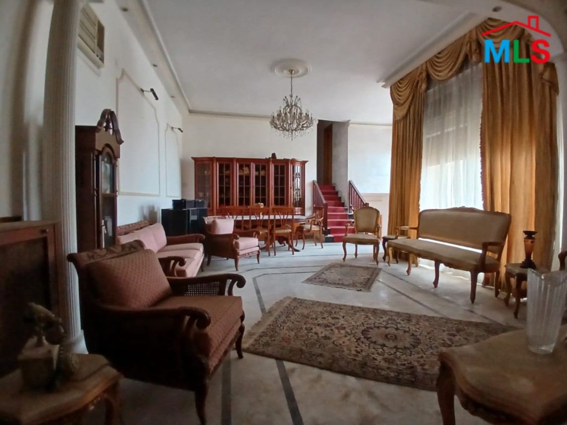 Spacious Traditional Villa On Land For Sale In Rabweh