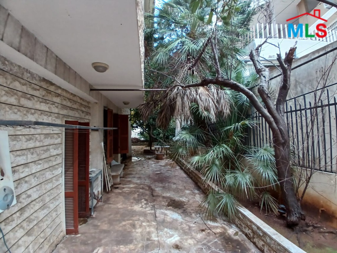 Spacious Traditional Villa On Land For Sale In Rabweh