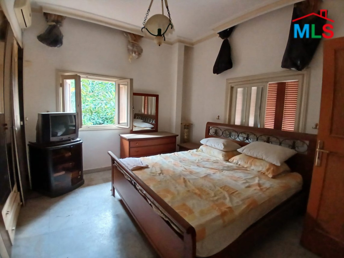 Spacious Traditional Villa On Land For Sale In Rabweh