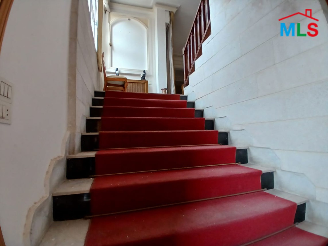 Spacious Traditional Villa On Land For Sale In Rabweh