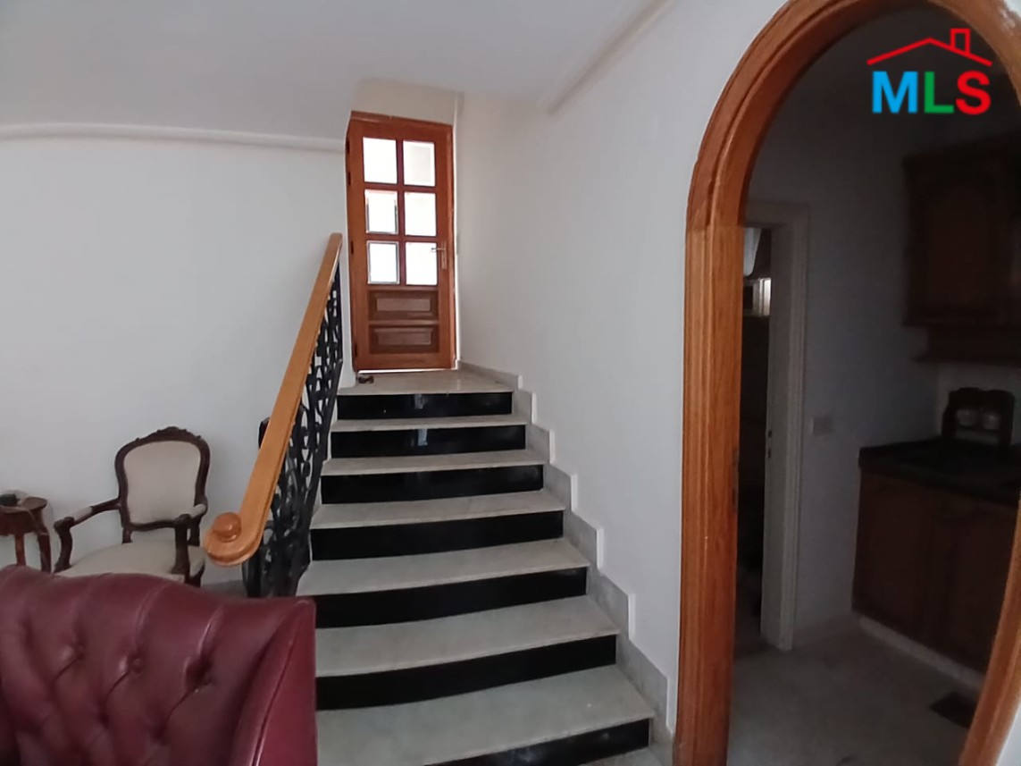 Spacious Traditional Villa On Land For Sale In Rabweh