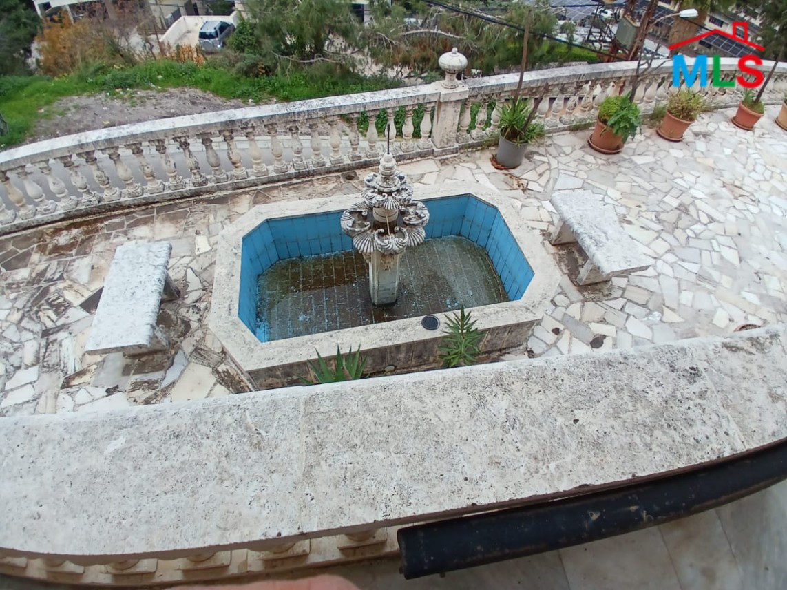 Spacious Traditional Villa On Land For Sale In Rabweh