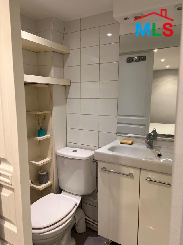 Furnished Cozy Studio for Sale In Paris VIIIème - 24 m²