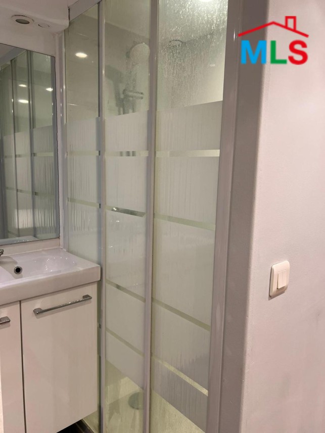 Furnished Cozy Studio for Sale In Paris VIIIème - 24 m²