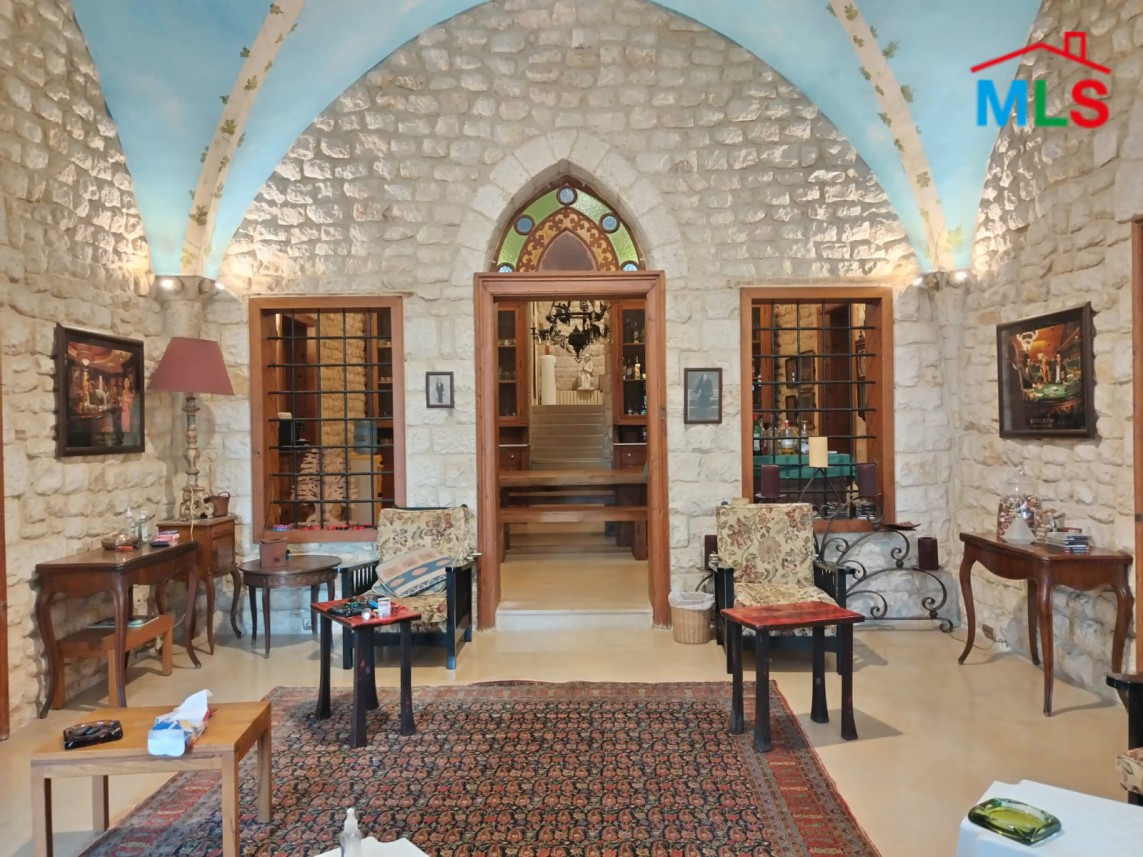Traditional Lebanese Old House with Land for Sale in Ghadir