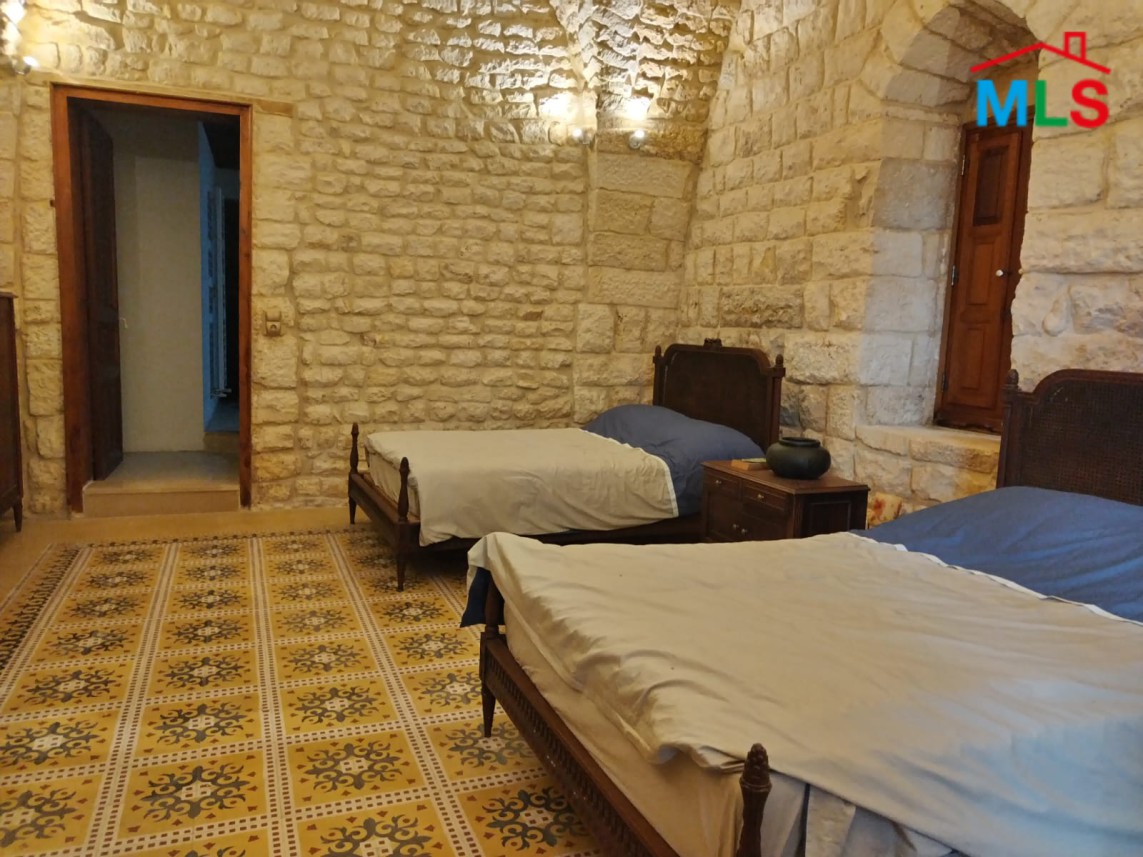 Traditional Lebanese Old House with Land for Sale in Ghadir