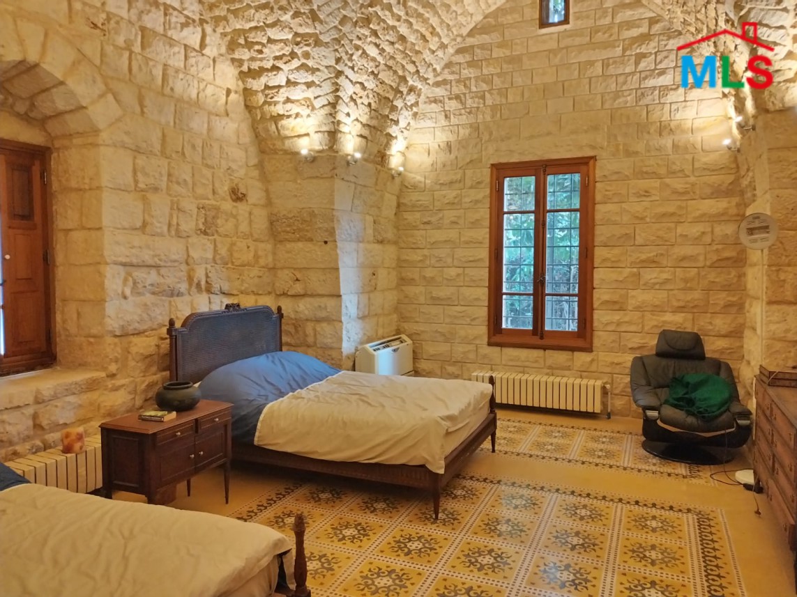 Traditional Lebanese Old House with Land for Sale in Ghadir