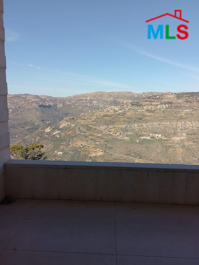 A 900 SQM Land for Sale In Mreijat