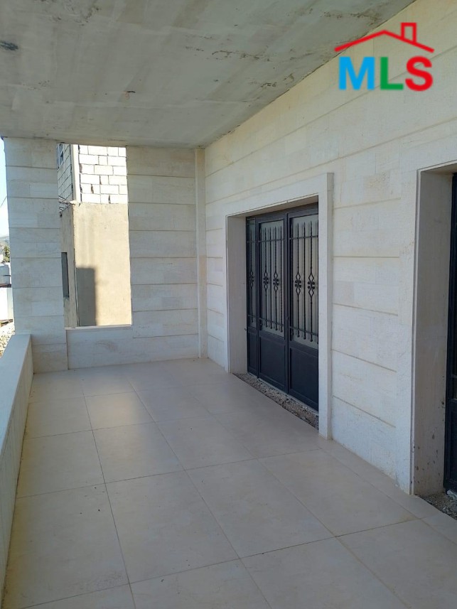 A 900 SQM Land for Sale In Mreijat