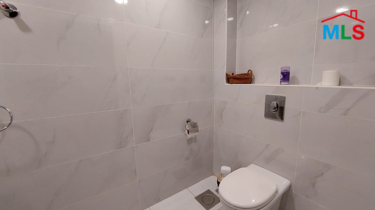 4 Bedrooms Apartment for Sale in Verdun