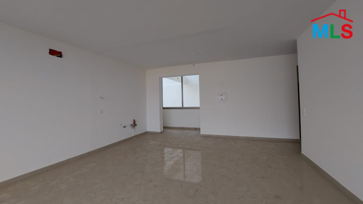 Apartment for Sale In Halat In A New Building