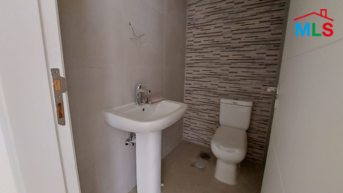 Apartment for Sale In Halat In A New Building