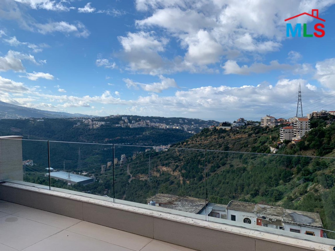 Fully Decorated Spacious Duplex With Terrace for Sale In Monteverde