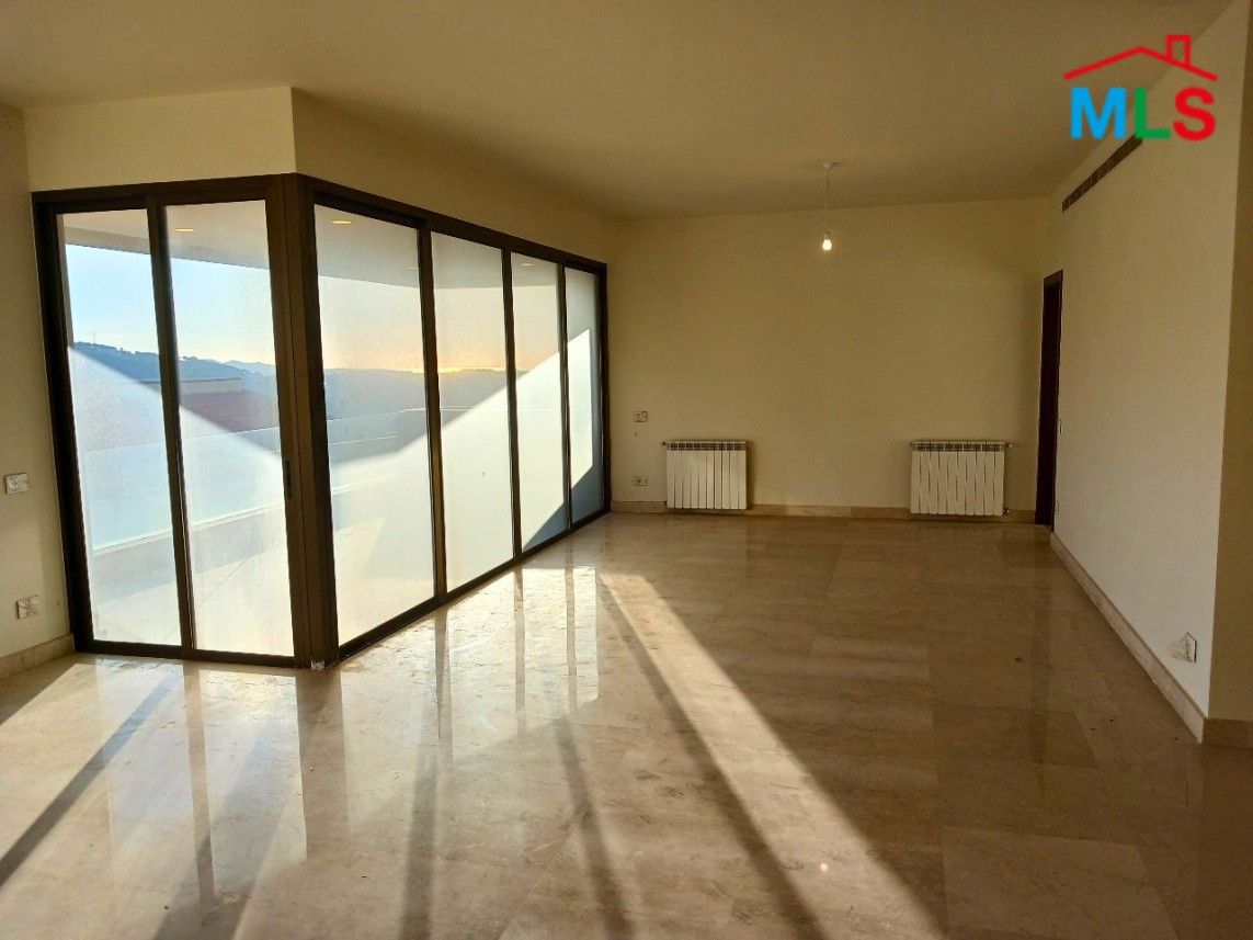 Spacious Apartment With Garden for Sale in Monteverde