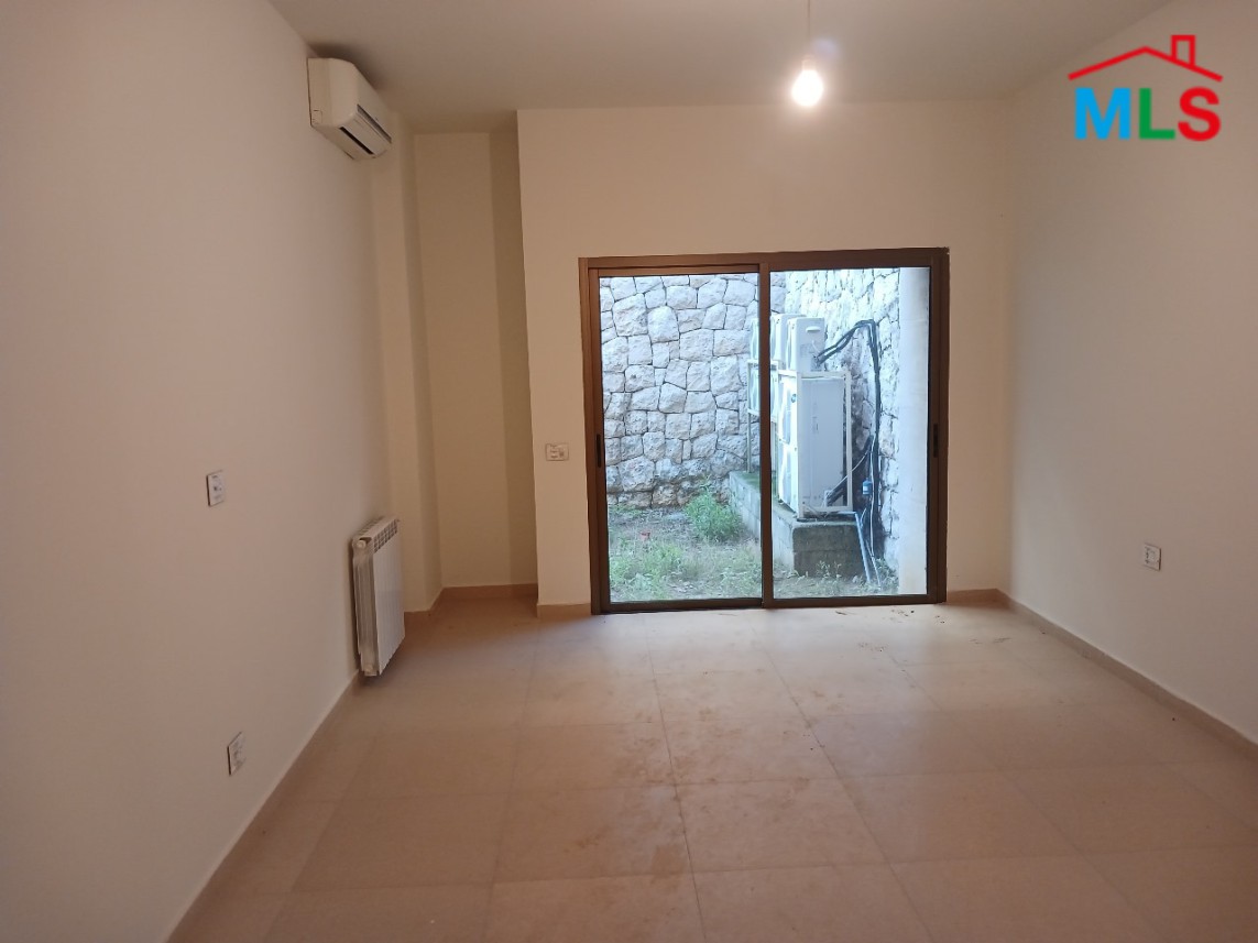 Spacious Apartment With Garden for Sale in Monteverde