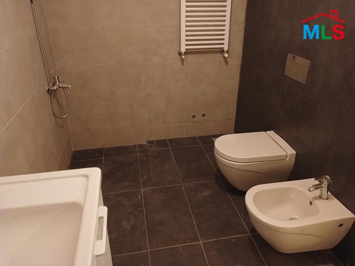 Spacious Apartment With Garden for Sale in Monteverde