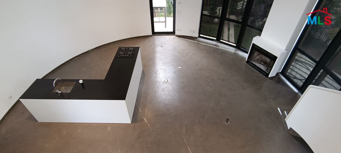 5-Bedroom Villa Loft In A Prime Location for Sale In San Antonio