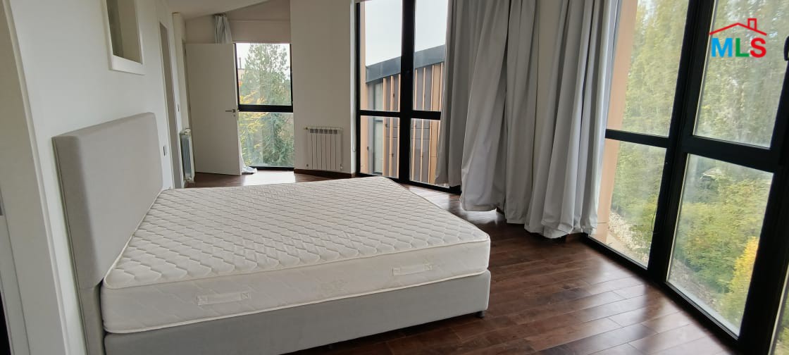 5-Bedroom Villa Loft In A Prime Location for Sale In San Antonio