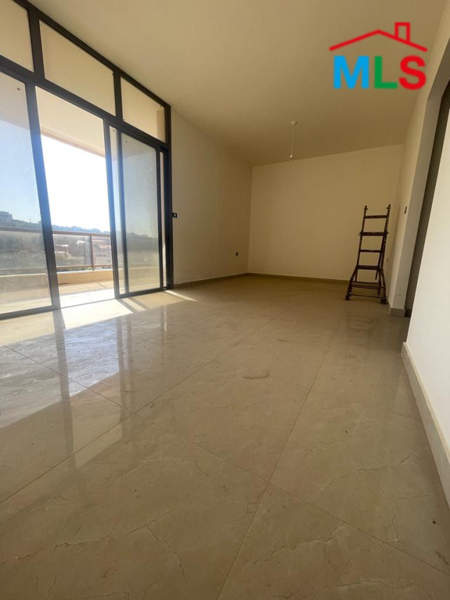 Apartment With Garden & Seaview for Sale in Jdayel