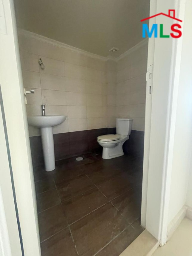 100 SQM Office for Sale in Fatqa