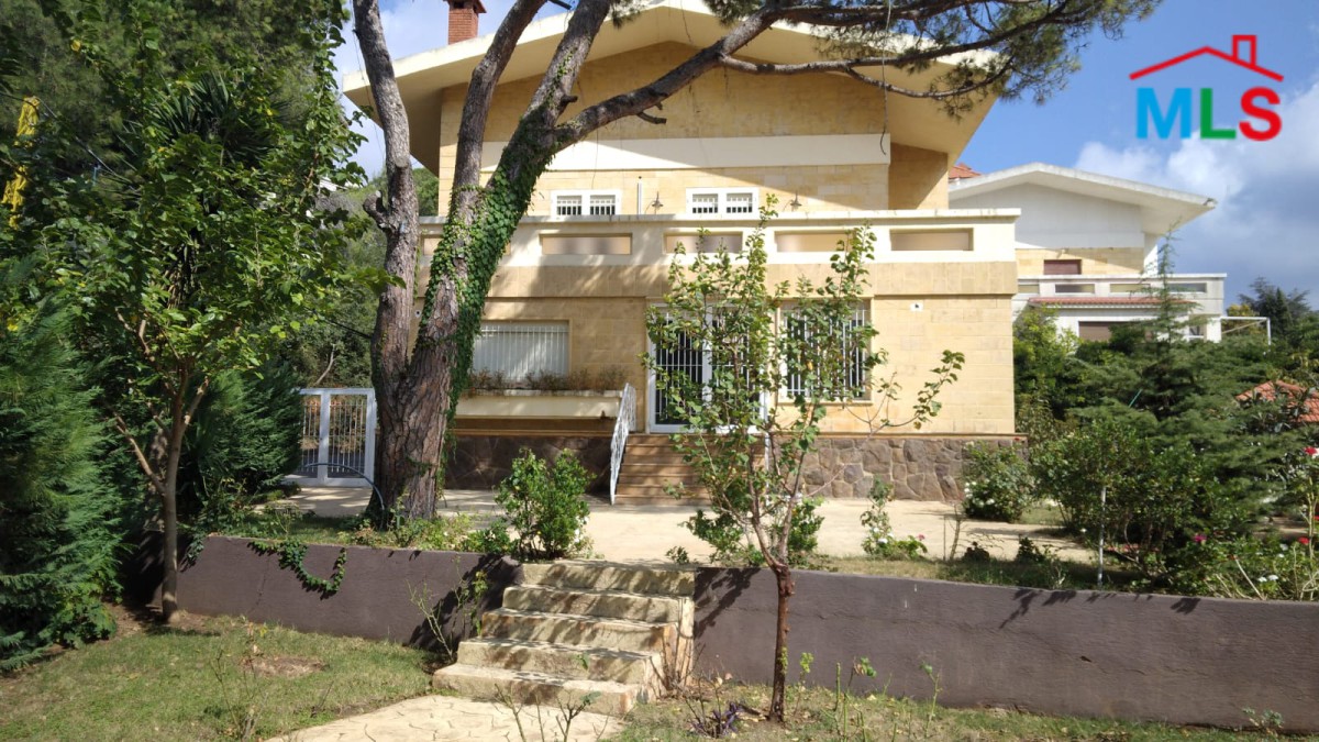 650 SQM Villa With Great Mountain View On A Piece Of Land For Sale In Baabdat