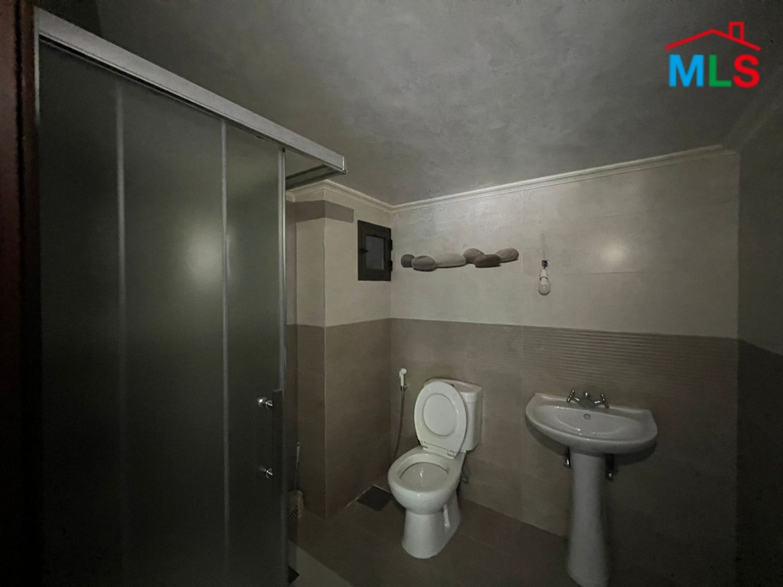 3-Bedroom Apartment With An Amazing View for Sale In Adma