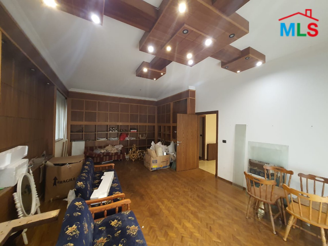 180 SQM Office for Sale in Mansourieh