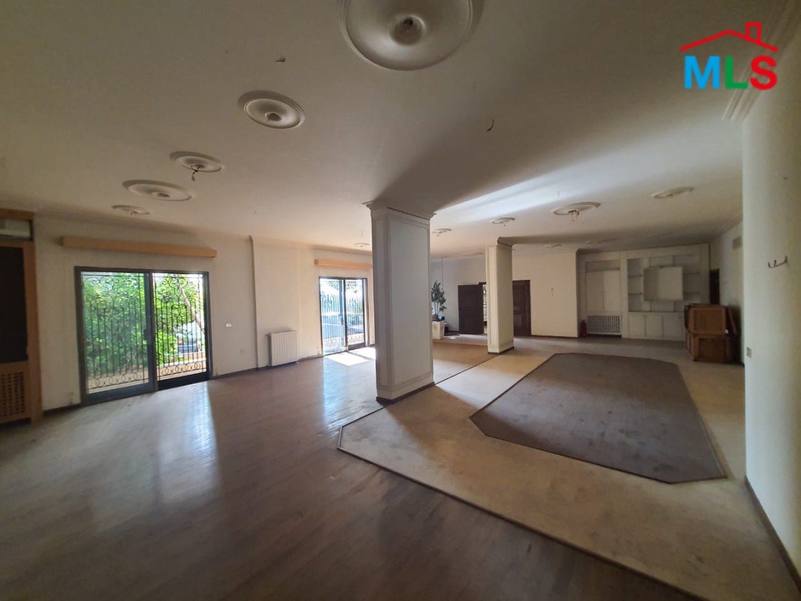 Spacious Office for Sale in Mansourieh