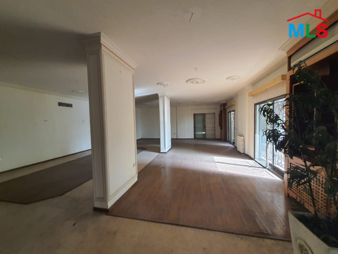 Spacious Office for Sale in Mansourieh