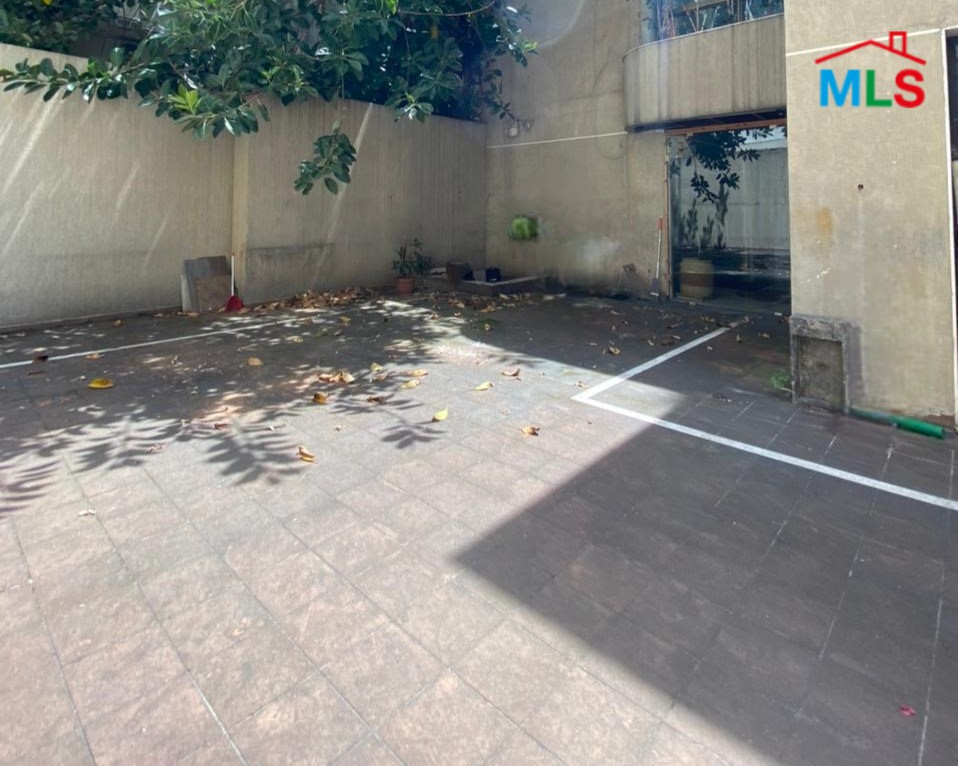 217 SQM Shop with Terrace for Sale In Hamra, Ras Beirut