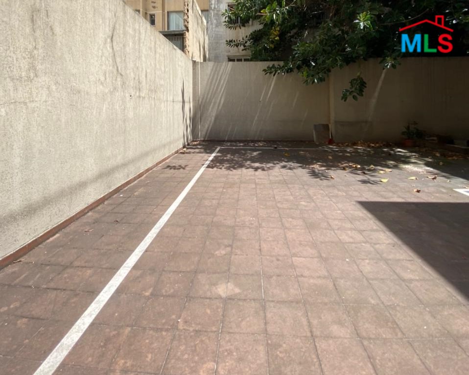 217 SQM Shop with Terrace for Sale In Hamra, Ras Beirut