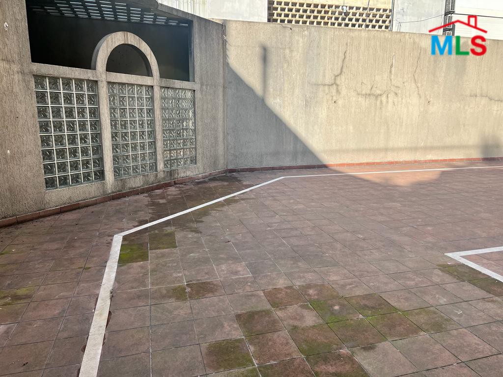 217 SQM Shop with Terrace for Sale In Hamra, Ras Beirut