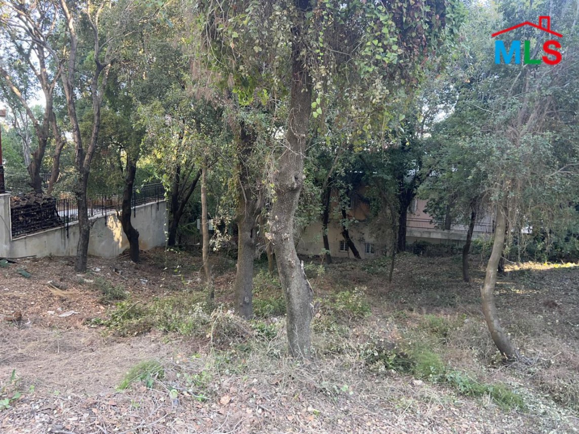 790 SQM Land With Nice View for Sale In Beit Meri