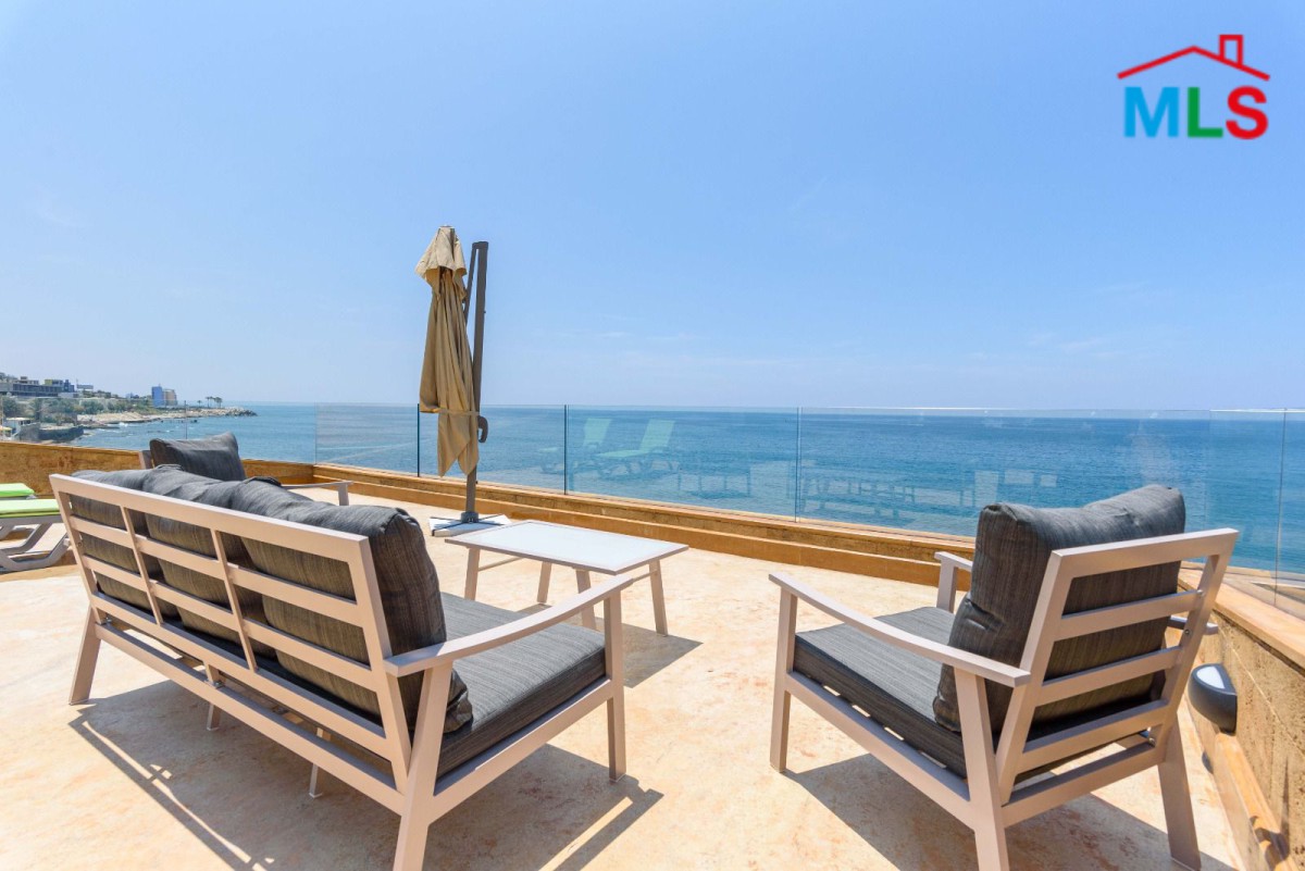 High-End Villa for Sale in Halat