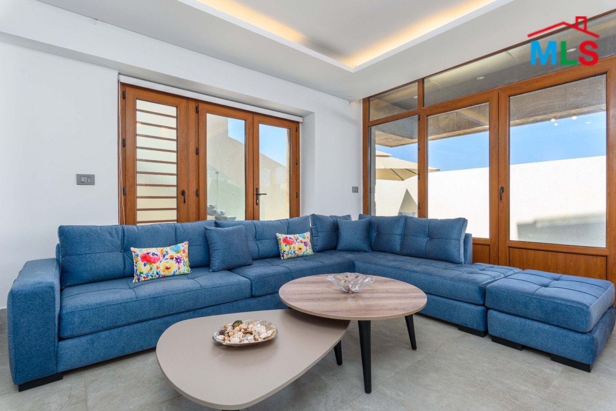 High-End Villa for Sale in Halat